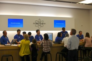 Apple-Store-Genius-Bar